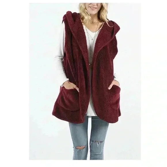 🆕Zenana Burgundy Fuzzy Pocket Hooded Vest M🆕 - Picture 3 of 7